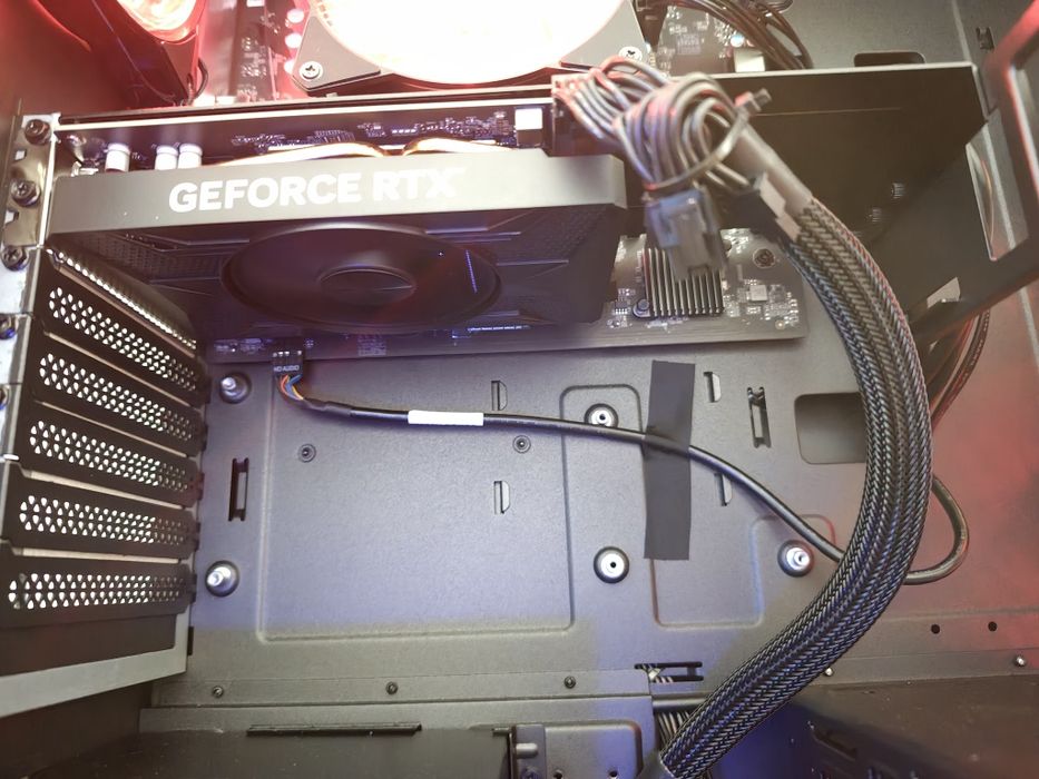 Placă video RTX 4060 nouă 

Provine dintr-un calculator prebuilt