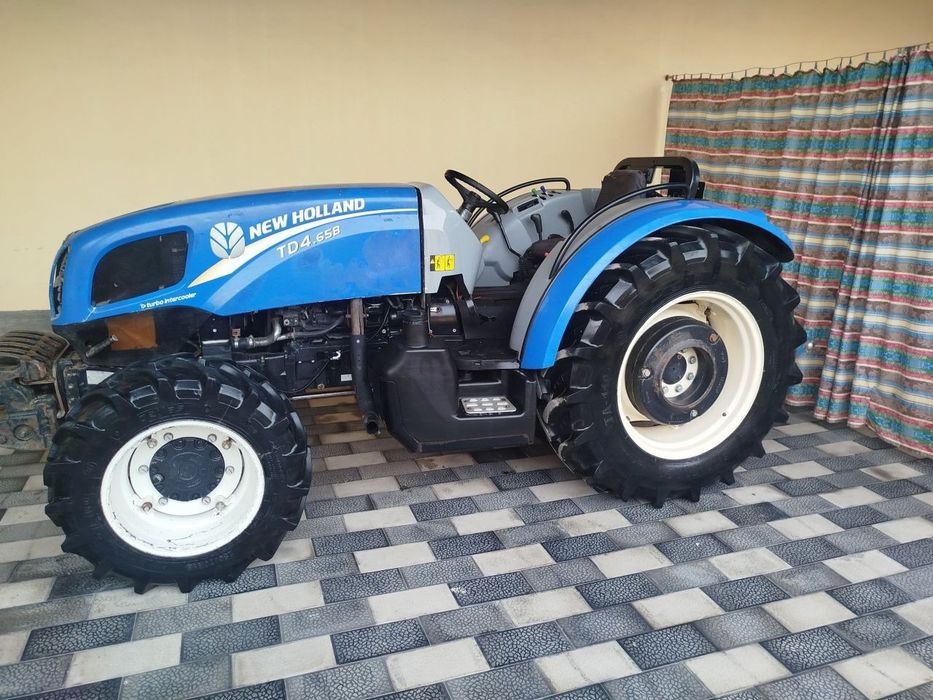 Трактор сотилади