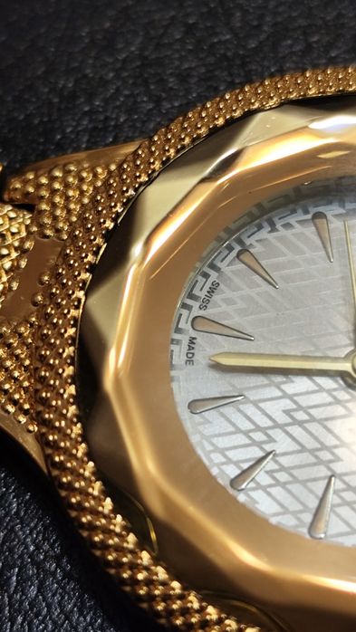 VERSACE Gold / Дамски Часовник