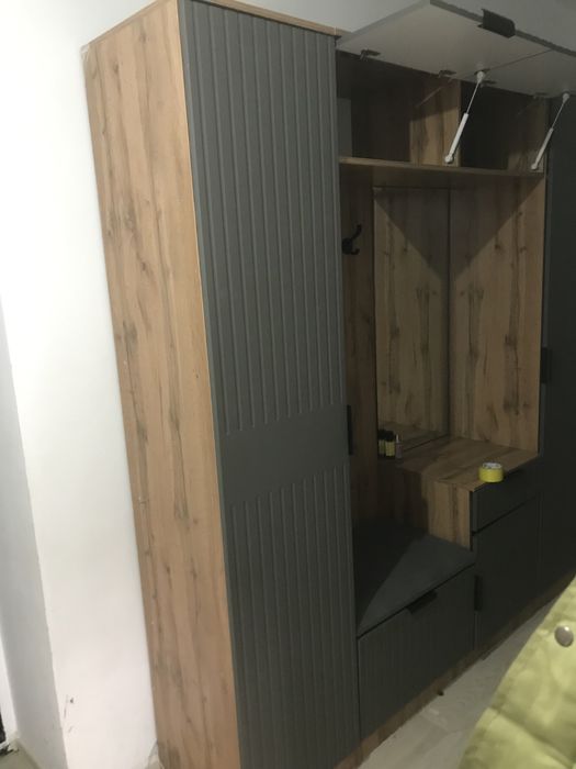 Кухонный гарнитур, прихожая