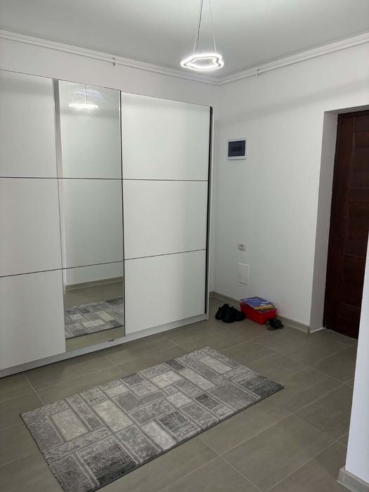 De vanzare apartament 2 camere decomandat