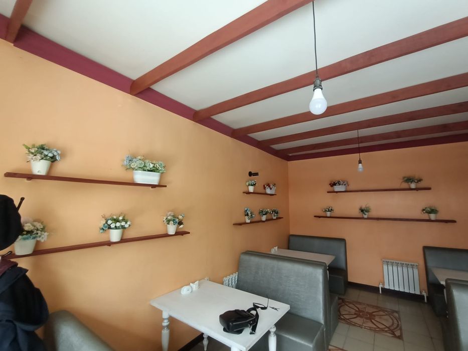 Цветы искусственные с горшочками