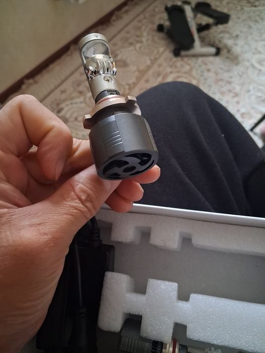 LED    лампочки.