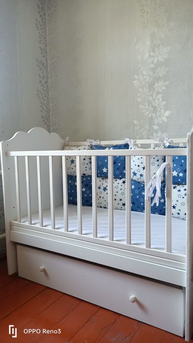 Продам манеж- маятник.