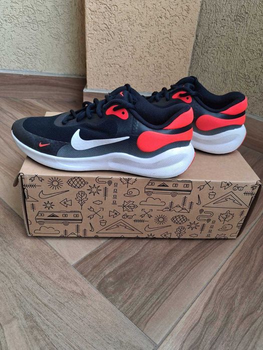 НОВИ МАРАТОНКИ NIKE № 37,5
