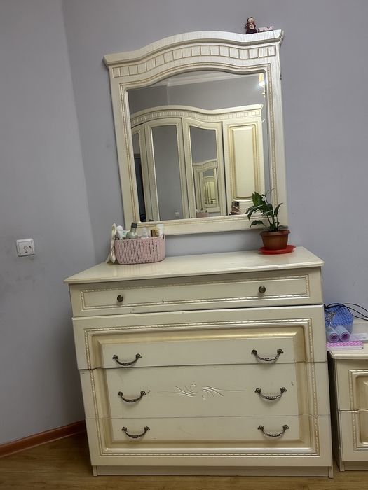 Спальный гарнитур