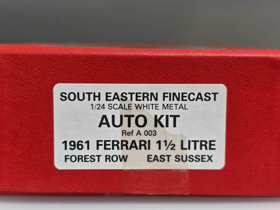 Macheta 1/24 KIT Metalic South Eastern Ferrari 1961