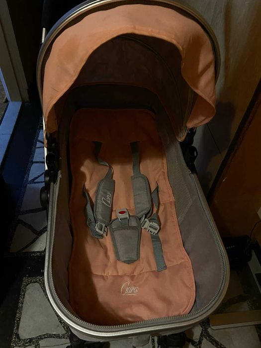 Бебешка количка с въртящ се кош