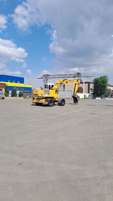 Продам колесный экскаватор Libherr A902-L