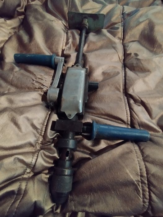 Продаю ручную дрель