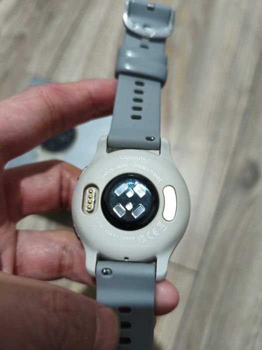 Смарт-часы Garmin Venu 2S / Умные часы