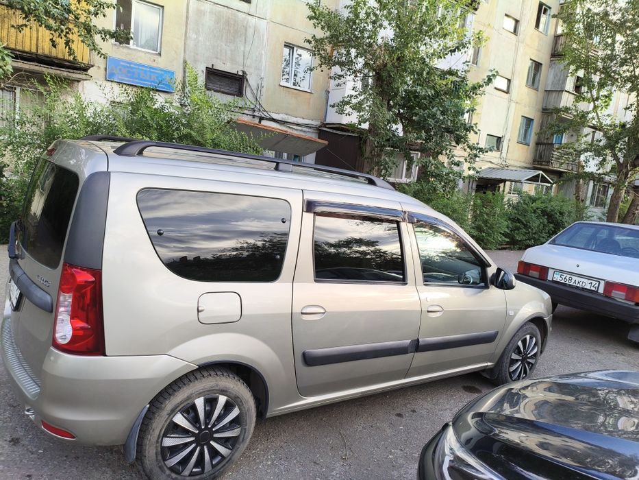 Продам ладу Ларгус 2015г.