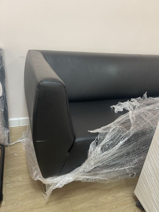 Продам кожаный диван