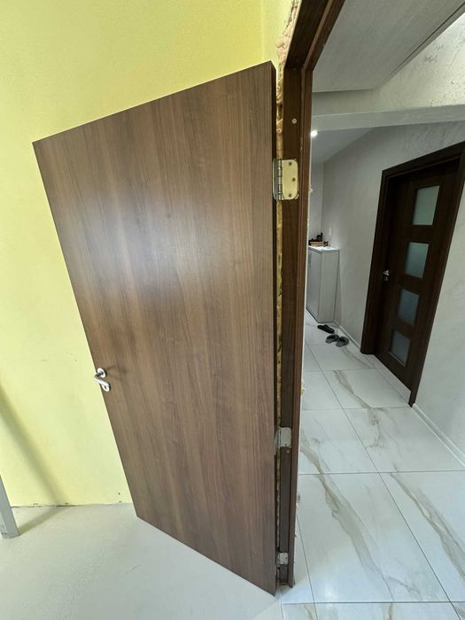 Интериорна ламинирана врата