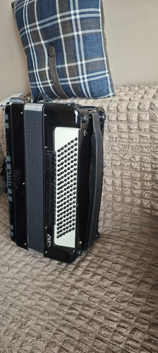 Акордеон weltmeister s4