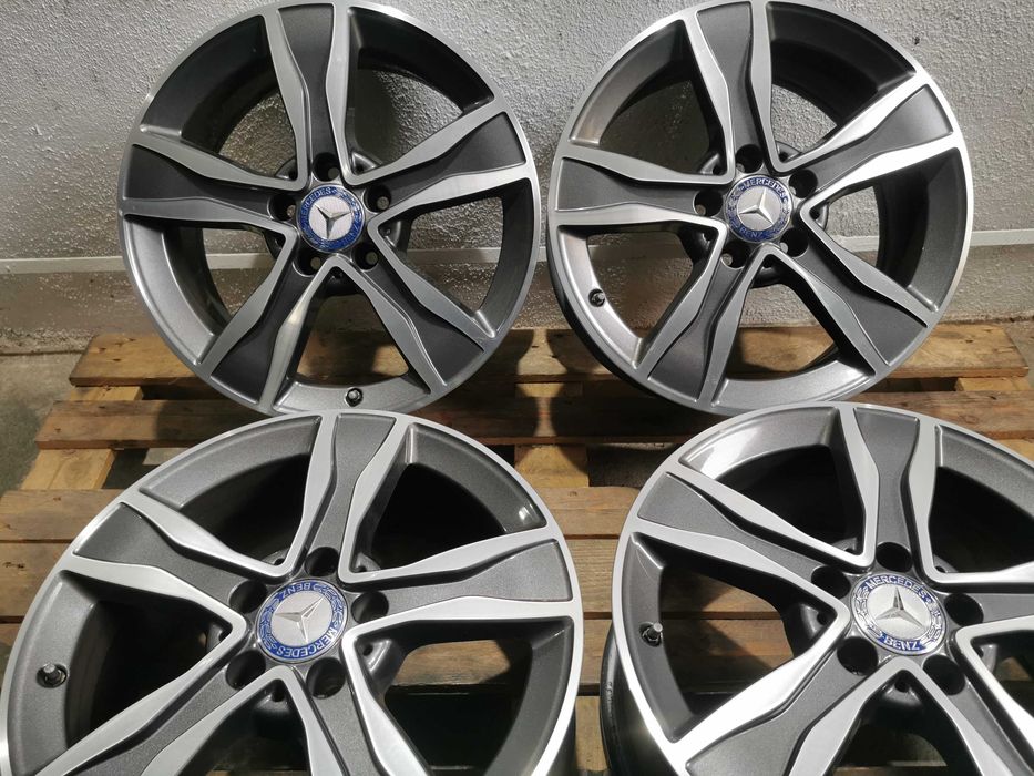 Jante Originale Mercedes C-class R 17 .