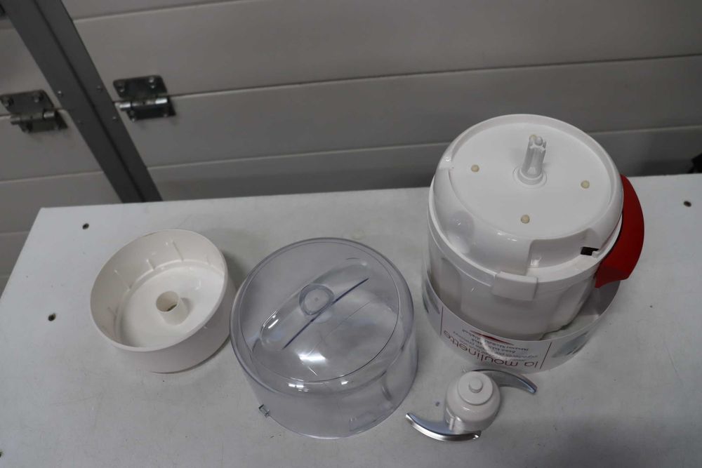 Moulinex AD5601 Moulinette Chopper, 800 W, рязане, смесване и късо нарязване, система 1 - 2 - 3 бърза работа, нож от неръждаема стомана, с ДЕФЕКТ