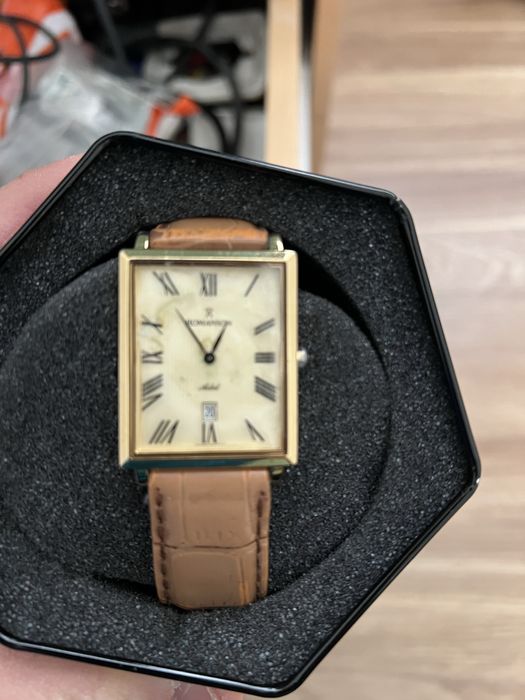 Продается часы Romanson