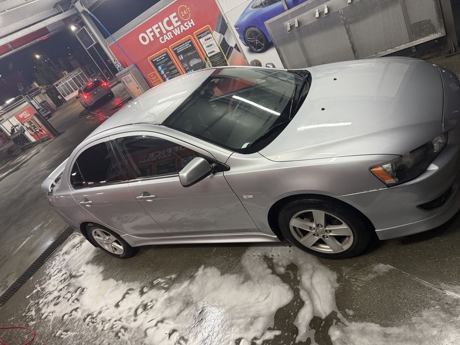 Mitsubishi lancer