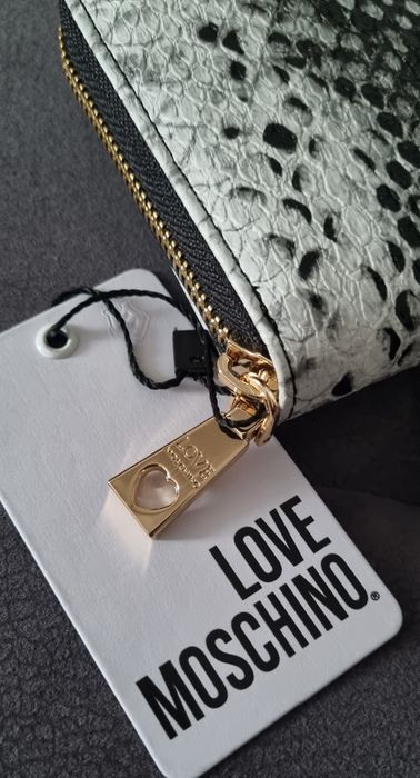 ПРОМОЦИЯ!!! Оригинален дамски портфейл LOVE MOCHINO