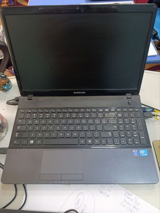 Samsung Noutbuk sotiladi