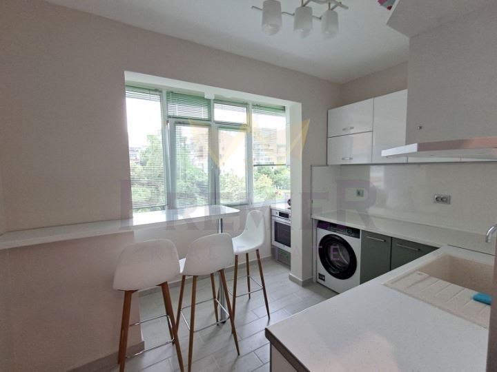 Дава се под наем Тристаен апартамент в Варна, Младост 1 - 60 кв.м за 500 € - Снимка #2