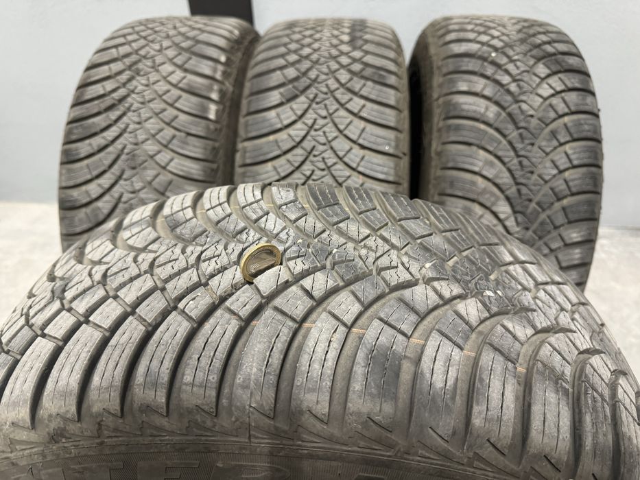 Зимни гуми 205/55/16 с джанти 4 бр. комплект DOT: 3821
