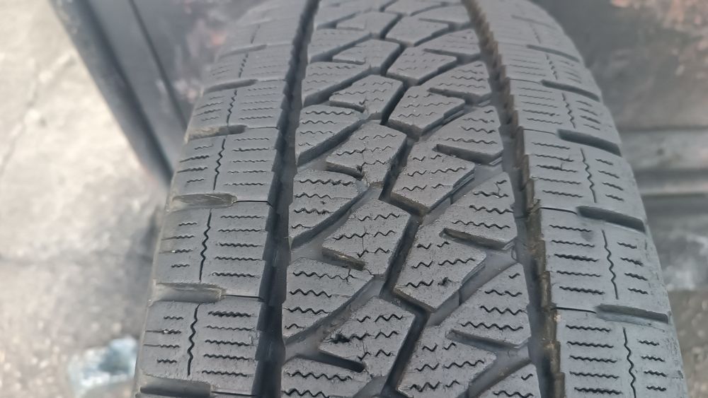 225/70/15 С Bridgestone