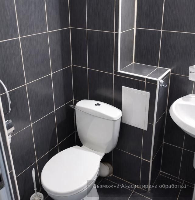 Тристаен апартамент в района на Цветен квартал!