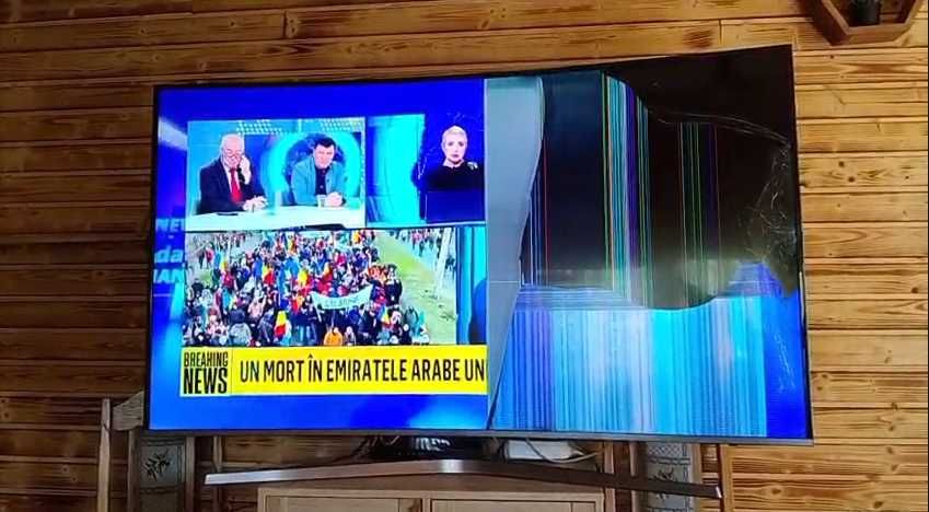 TV Samsung diagonala 163cm / ecran spart pentru piese