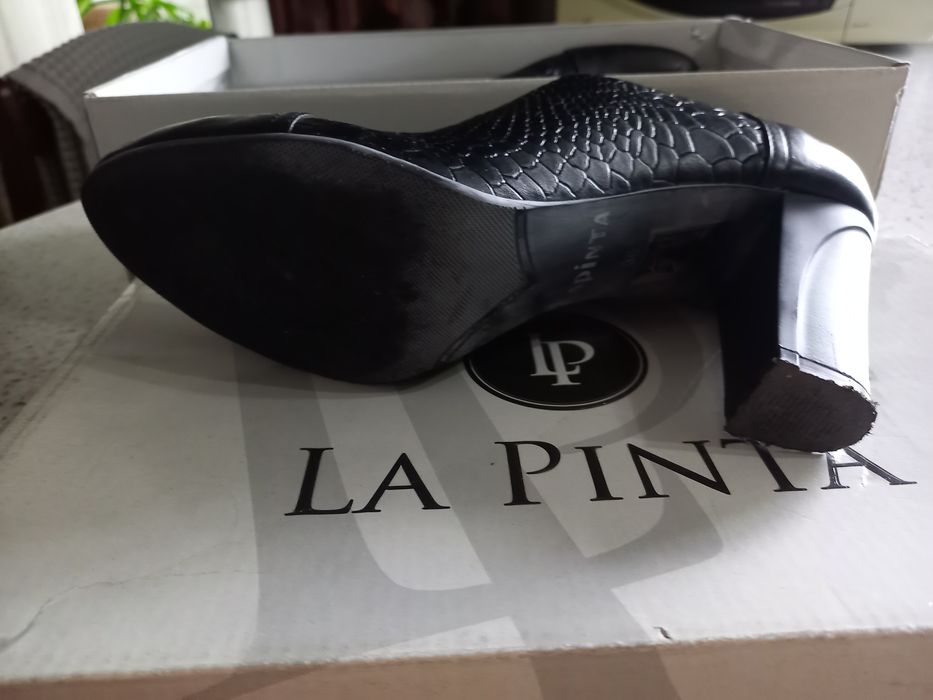 Продам кожаные ботильоны