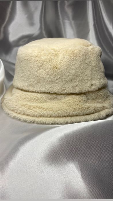 Дамски шапки