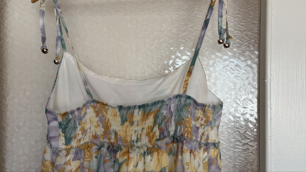 Рокля къса с връзки нова