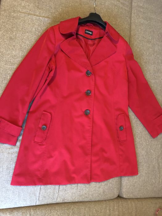 Trenci George marimea 44 in stare foarte bună