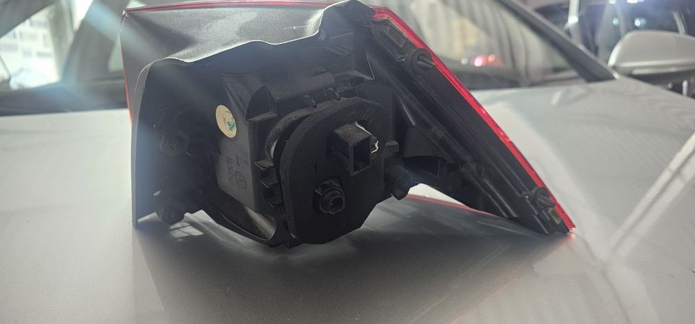 Stop spate stânga LED golf 7 cod 5G0945207