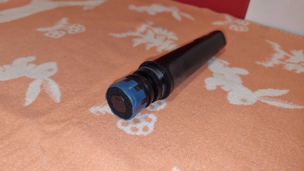 Microfon JBL cu fir