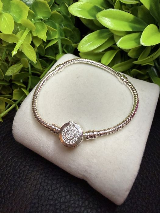 Посребрена гривна