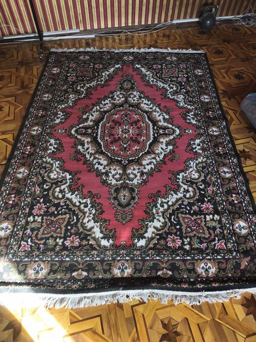 Продаются ковры в хорошем состоянии каждый по 200 000сум