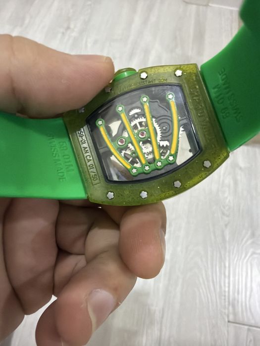 Продам часы richard mill состояния отличная купил часы уз