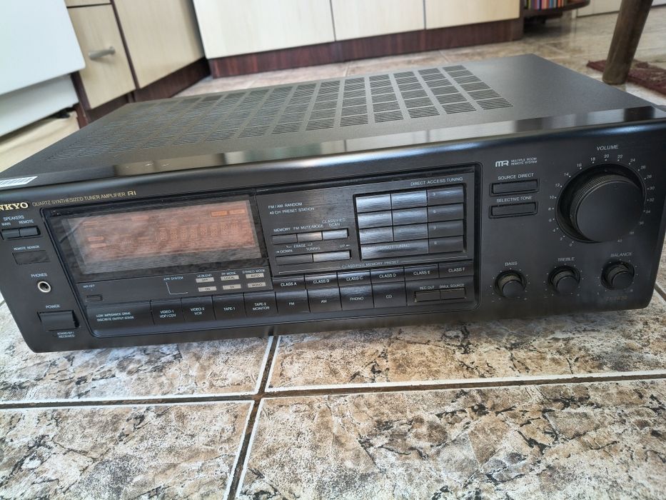 ONKYO.Тунер усилвател.