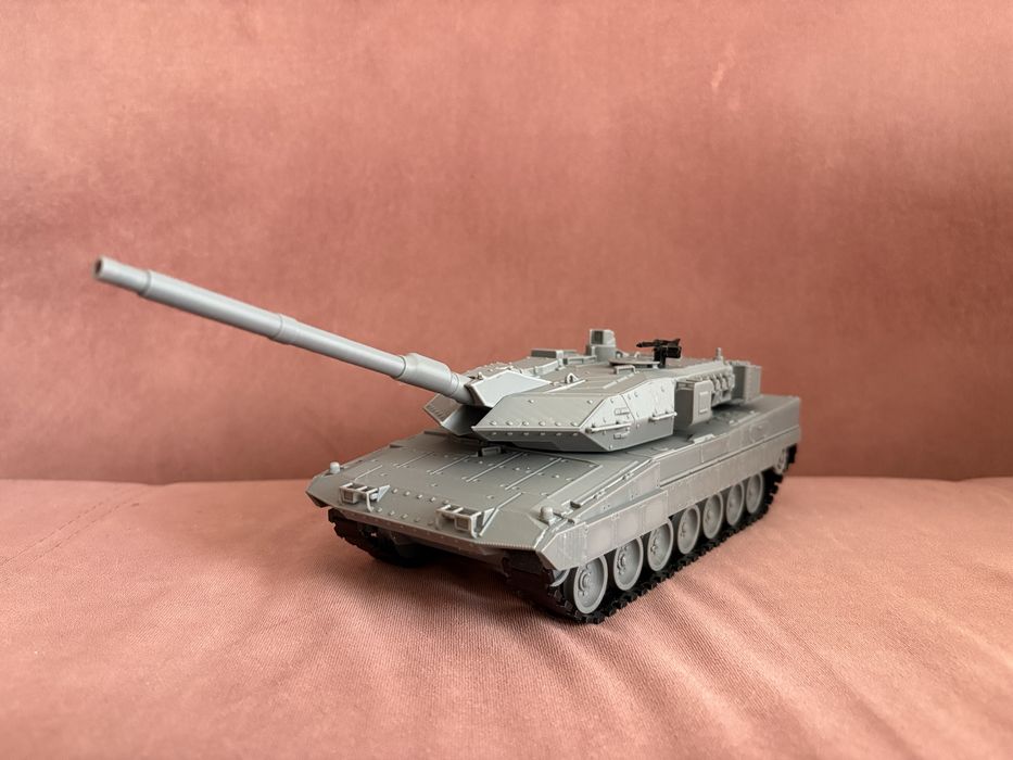Играчка - Декор Танк Leopard 2 A7