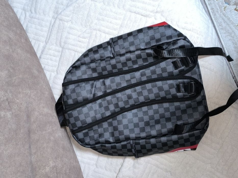 Продам новый рюкзак sprayground
