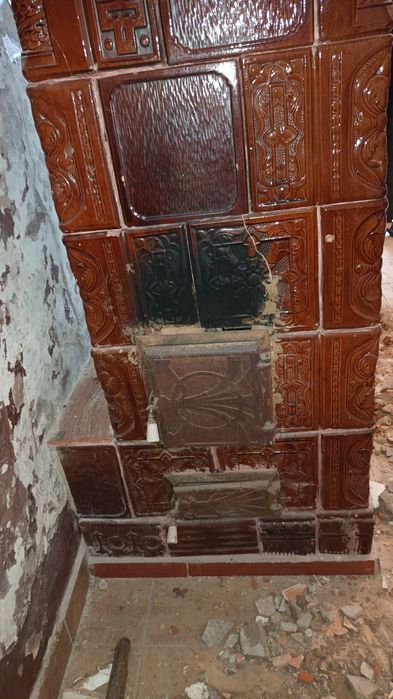 Vând pătuț copil și sobă de teracotă