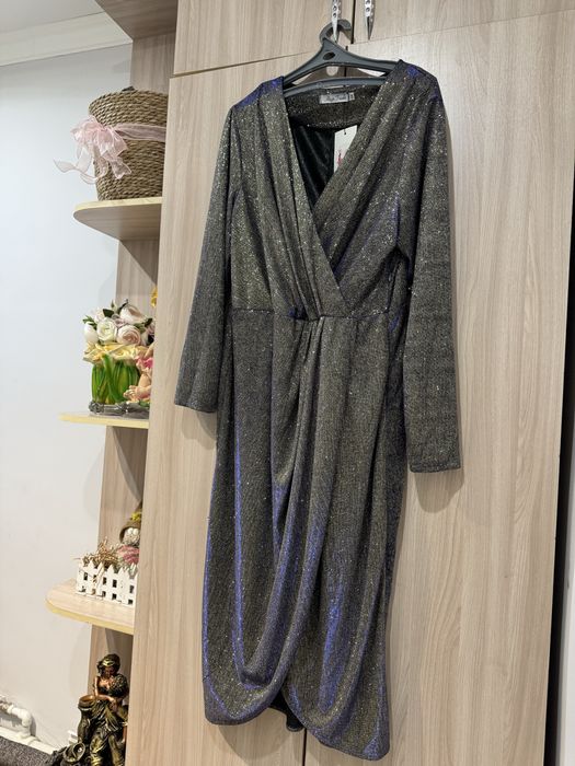 Продаются новые платья