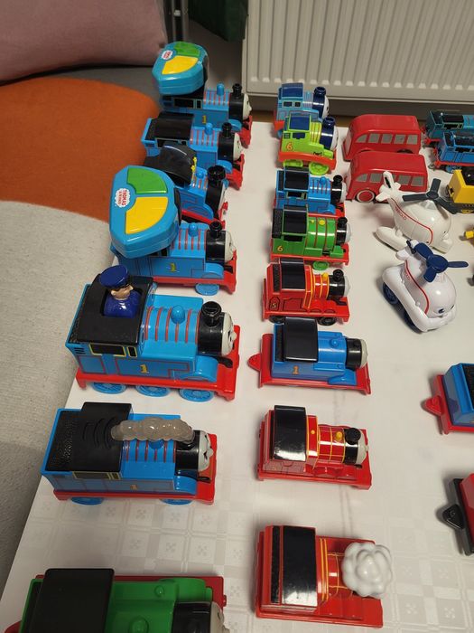 Thomas din plastic cu Baterii si Simple.