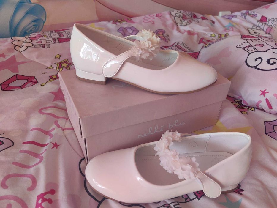 Обувки за кръщене или официални поводи