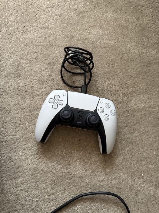 Vand PlayStation5. (NEGOCIABIL)