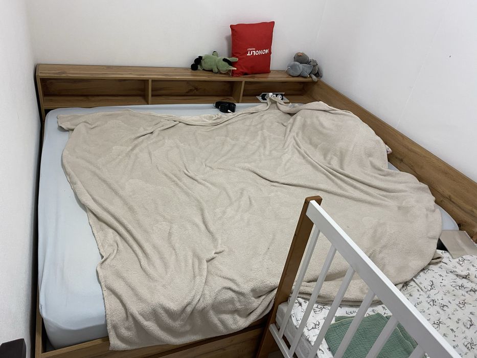 Кровать двухспальная