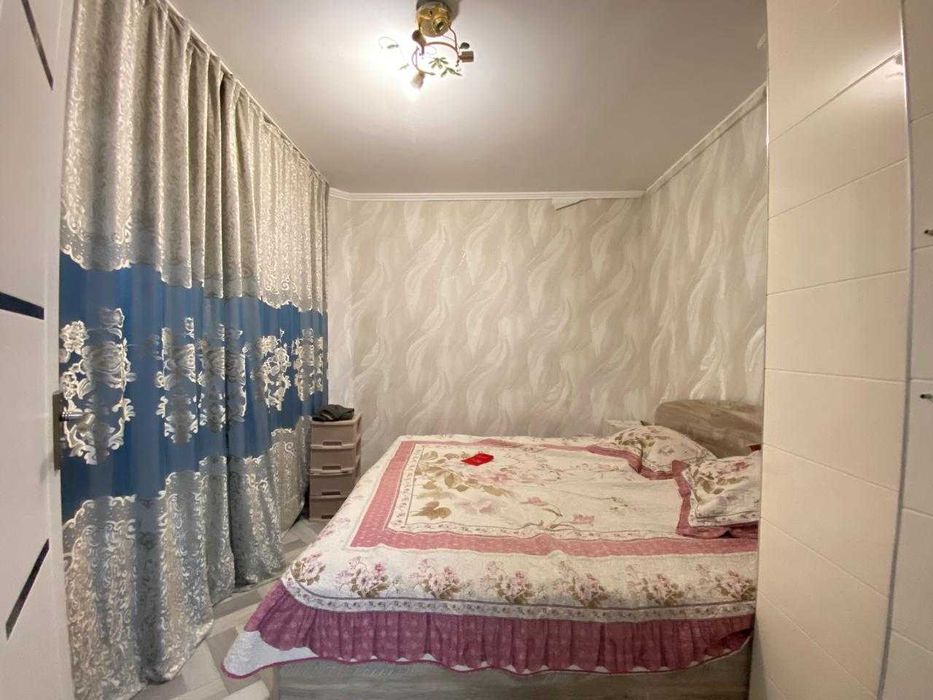 продаю 3 комнатную в 15 микрорайоне