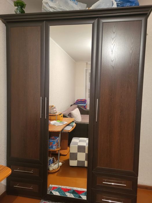 Продам шкаф срочно торг!